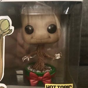 Hot Topic Exclusive Dancing Groot POP